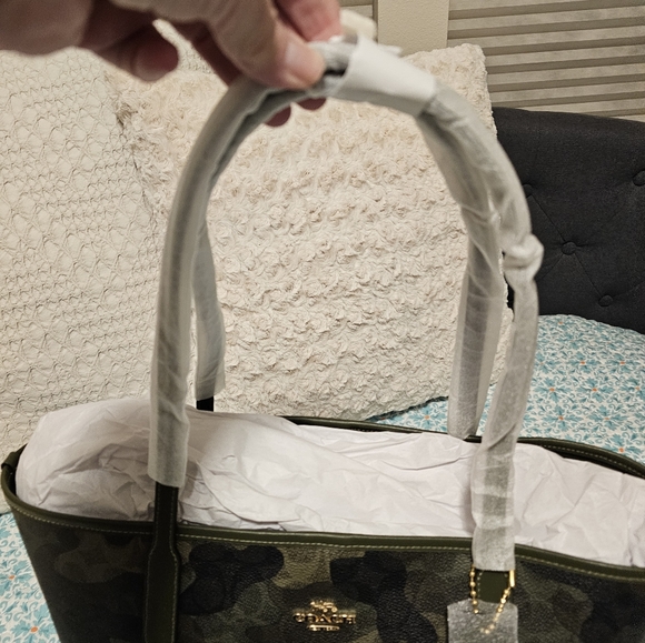 Coach Green and Black Camouflage Tote 14X12X6 - Picture 4 of 4